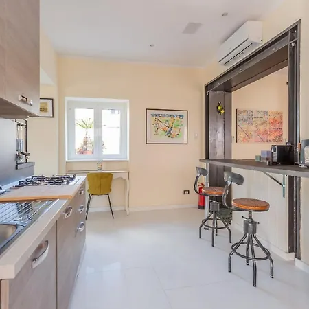 The B Rooftop 아파트 *