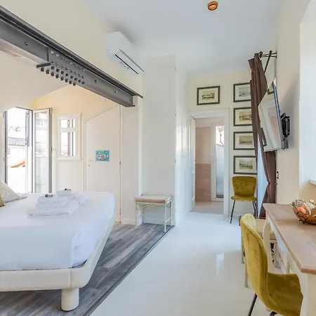 The B Rooftop 아파트