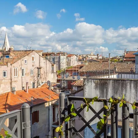 The B Rooftop 아파트 *