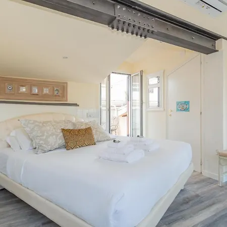 The B Rooftop Apartman *